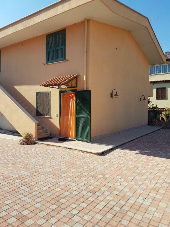 I Villini Affittacamere Fiumicino Luaran gambar